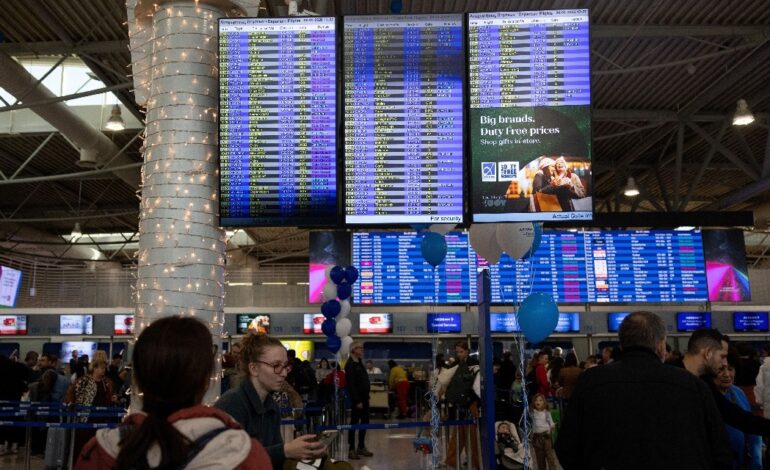 عطل فني يشل حركة الطيران في أثينا ومطارات يونانية أخرى