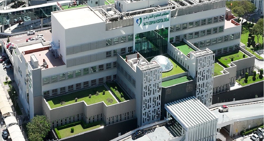 «المستشفى السعودي الألماني دبي» ينهي معاناة مريضة بعد 30 عاماً من الجنف…إنجاز طبي نوعي جديد في جراحة العمود الفقري…