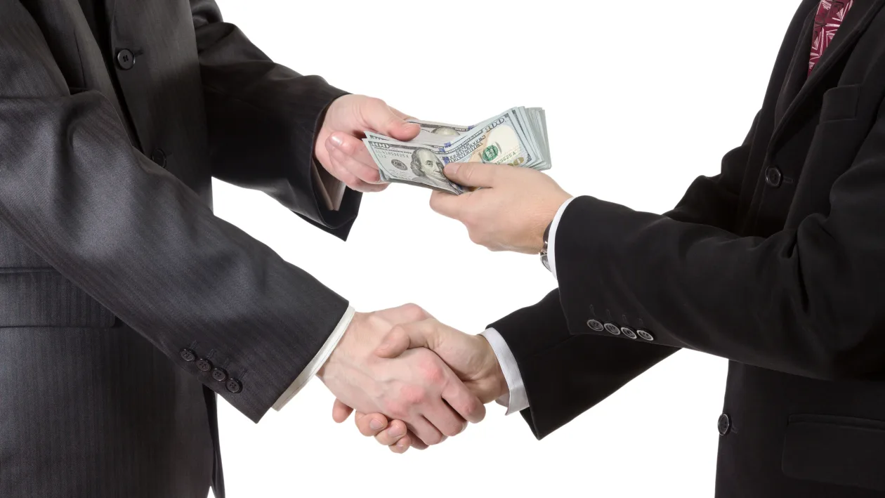 Private Credit Investors Rush to Withdraw