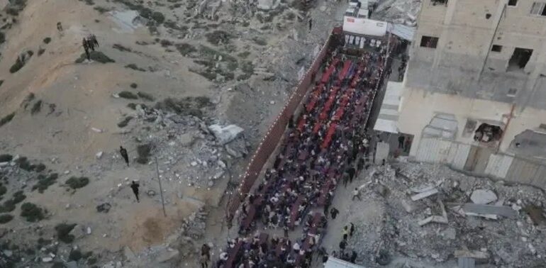 Turkish football club distributes Iftar meals in Gaza