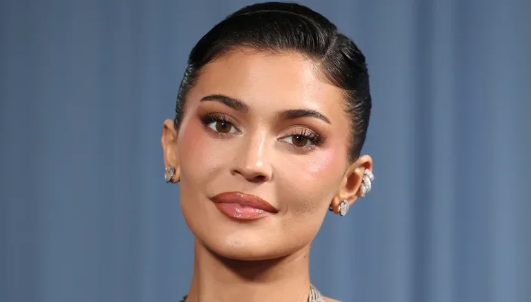 Kylie Jenner “Ozempic Hands”: Expert Says Claims Premature