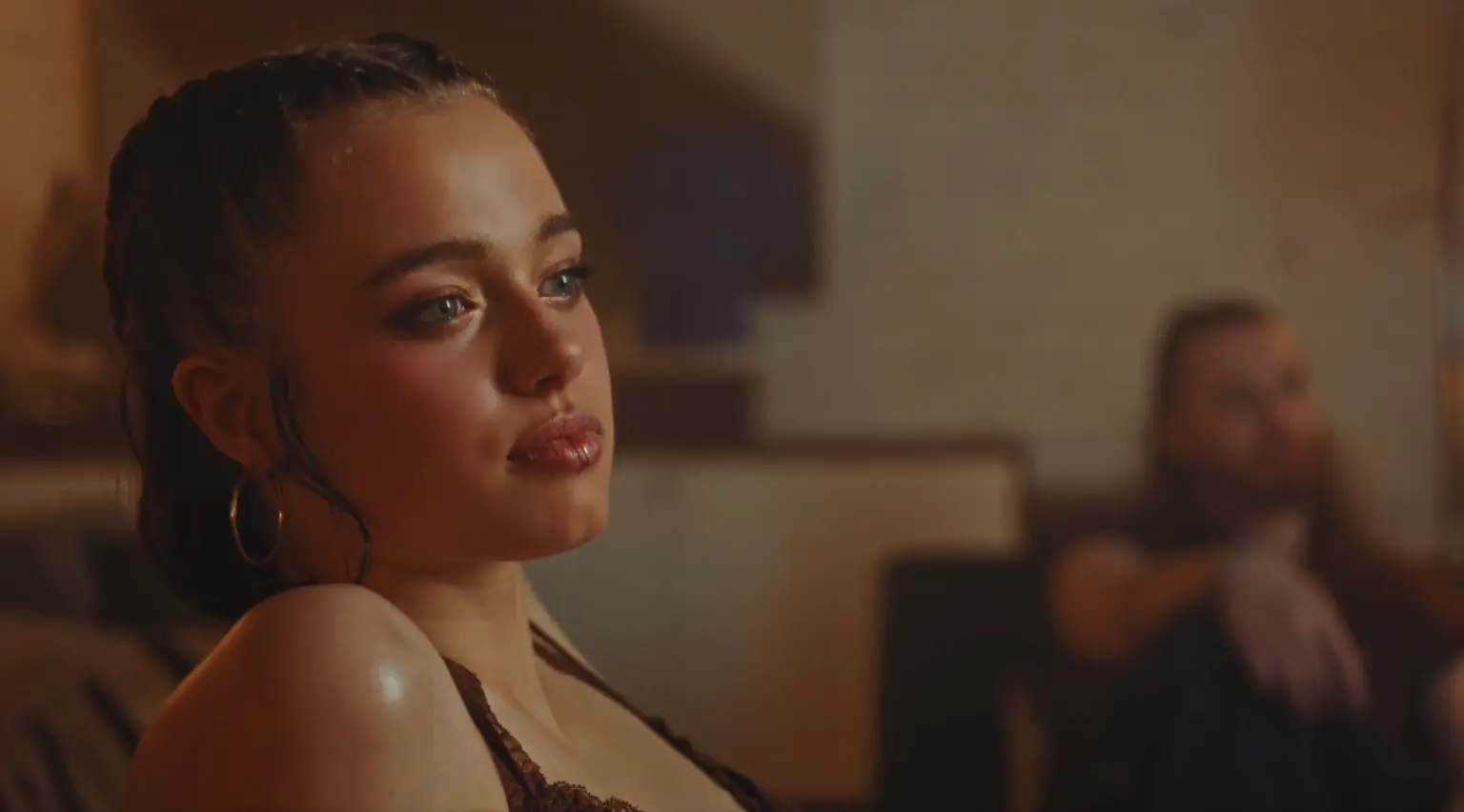 Shiloh Jolie, 19, looks strikingly like mom Angelina