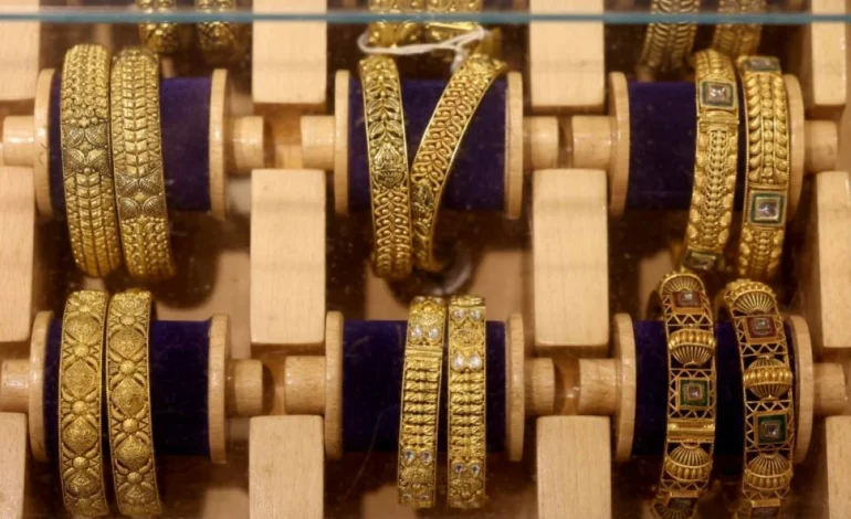 Dubai Gold Falls Again: Time to Buy?